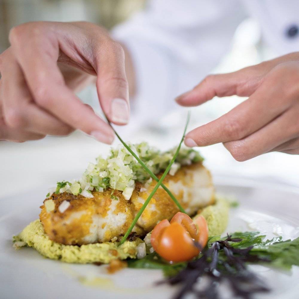 Le traiteur la Tapenade vous propose un menu complet de l'apéritif au dessert, qui saura charmer vos invités